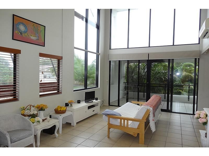 7/31 Railway Street, Southport QLD 4215