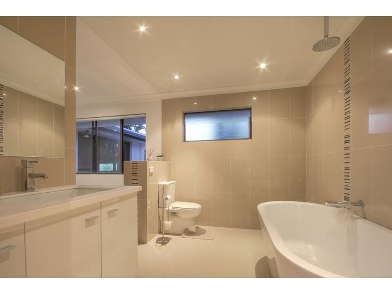 5 Torio Place, Runaway Bay QLD 4216