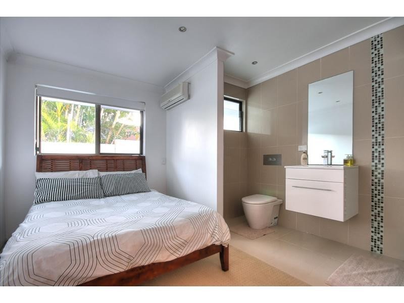 5 Torio Place, Runaway Bay QLD 4216