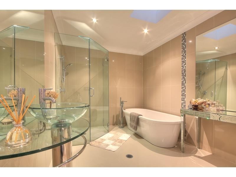 5 Torio Place, Runaway Bay QLD 4216