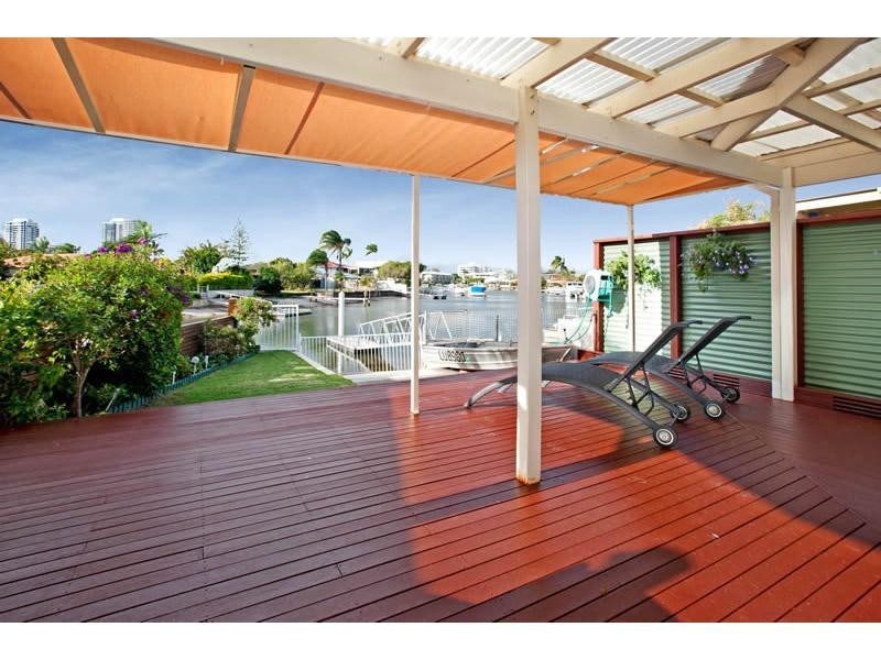 2/3 Vaggelas Crescent, Biggera Waters QLD 4216