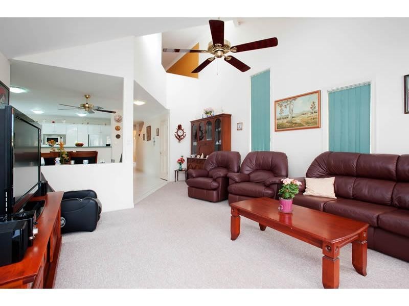 2/3 Vaggelas Crescent, Biggera Waters QLD 4216