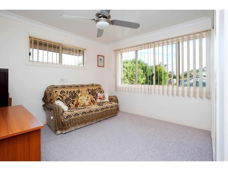 2/3 Vaggelas Crescent, Biggera Waters QLD 4216