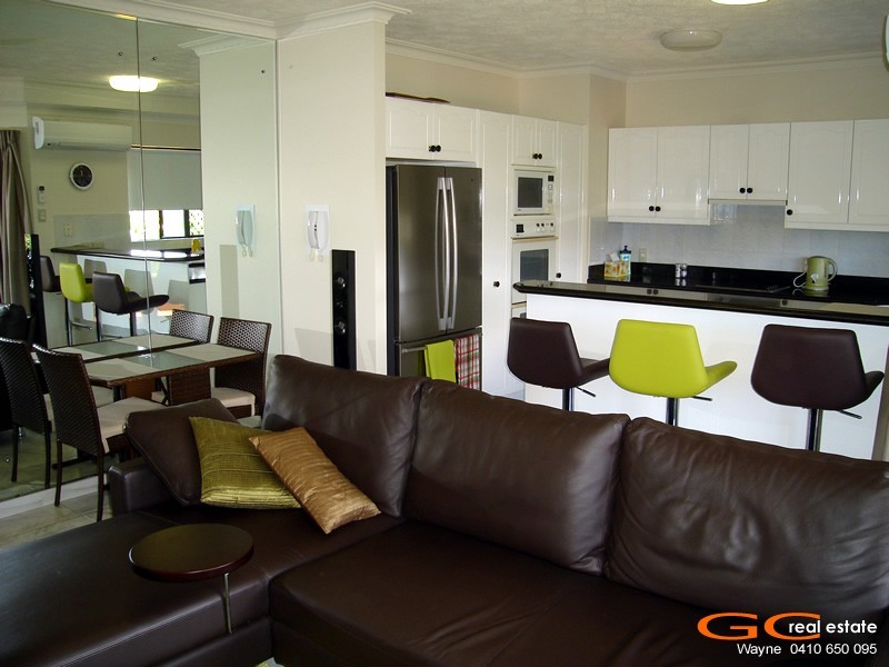 9/12 Canal Avenue, Runaway Bay QLD 4216