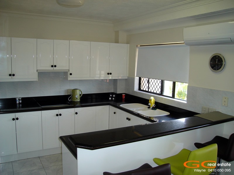 9/12 Canal Avenue, Runaway Bay QLD 4216