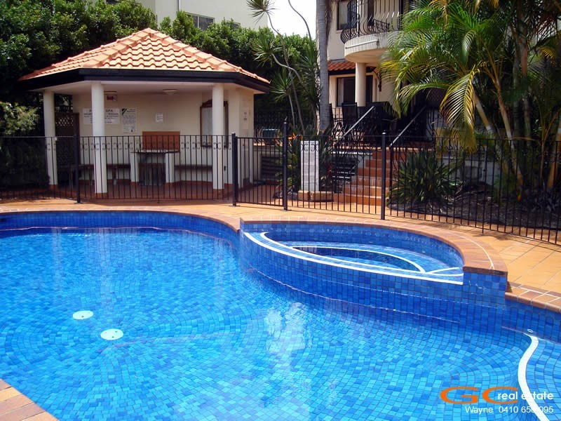 9/12 Canal Avenue, Runaway Bay QLD 4216