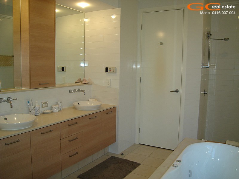 6112 Bolsena Circuit, Hope Island QLD 4212