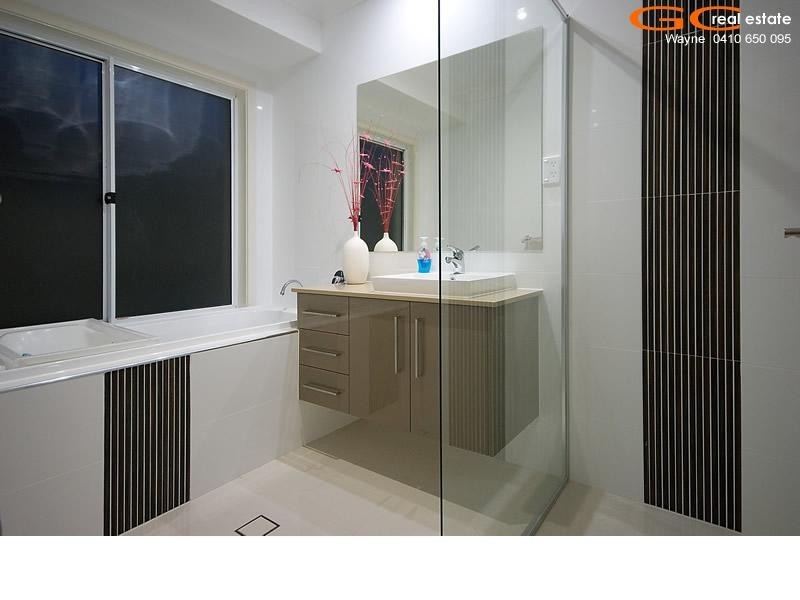 29 Rhodium Crescent, Hope Island QLD 4212