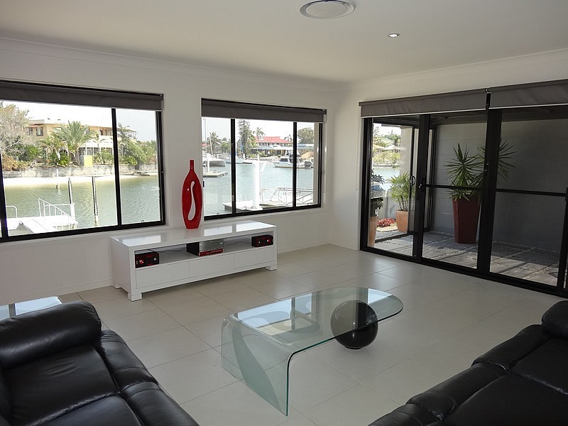 16 Dobell Avenue, Paradise Point QLD 4216