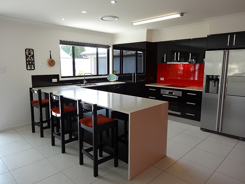 16 Dobell Avenue, Paradise Point QLD 4216