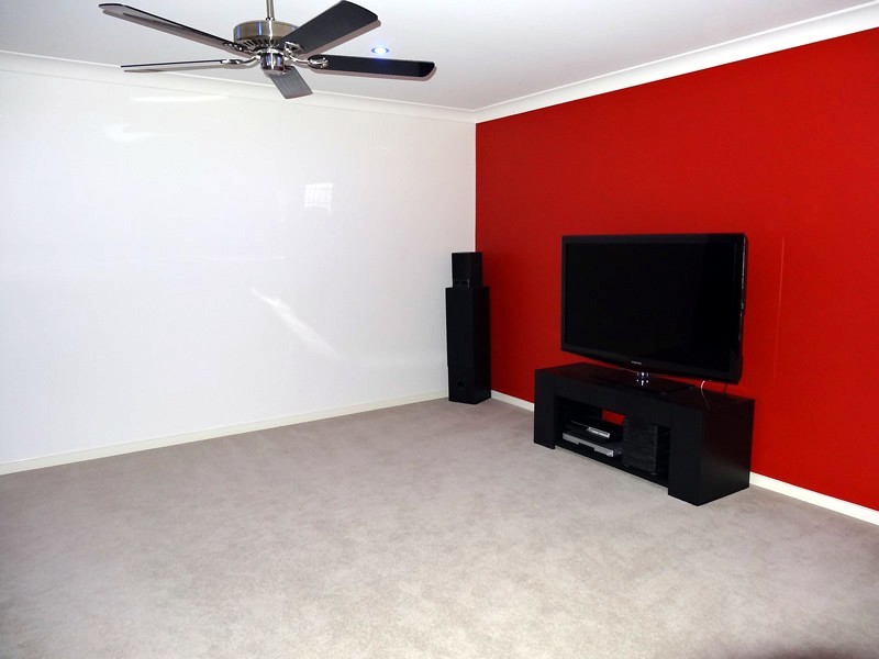 16 Dobell Avenue, Paradise Point QLD 4216