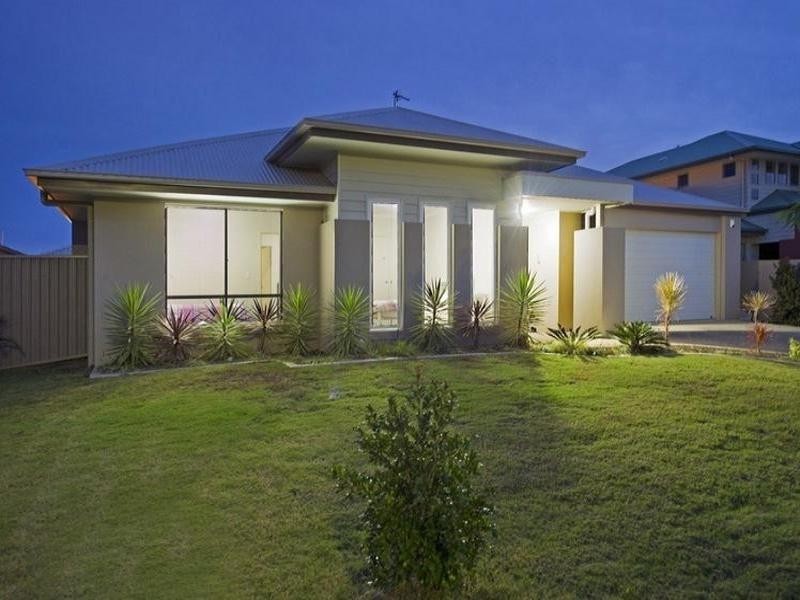 27 Rhodium Crescent, Hope Island QLD 4212