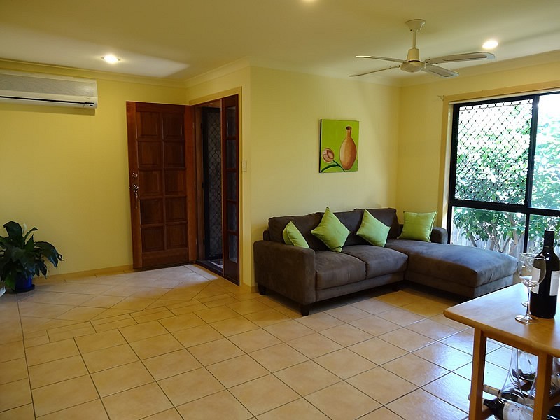 1/3 Margaroola Avenue, Biggera Waters QLD 4216