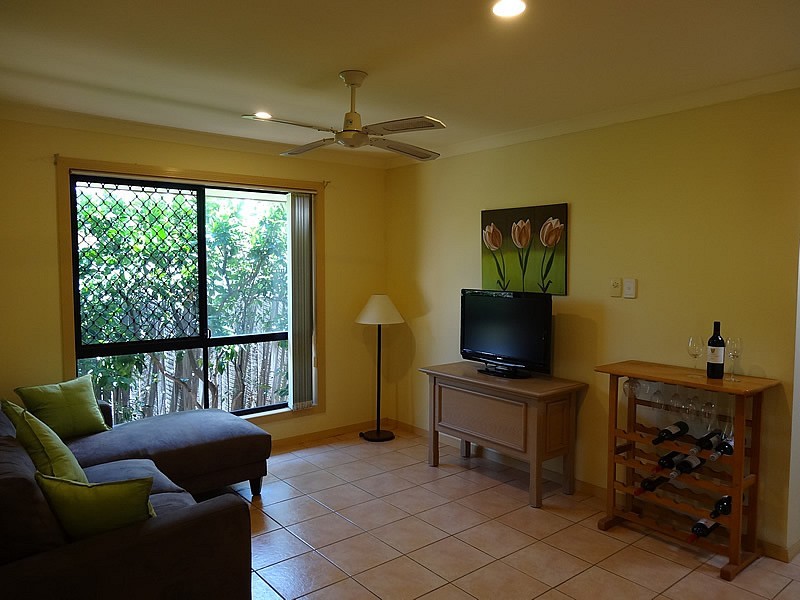 1/3 Margaroola Avenue, Biggera Waters QLD 4216