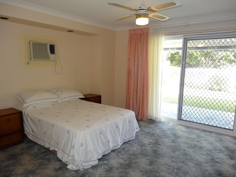 186 Morala  Avenue, Runaway Bay QLD 4216