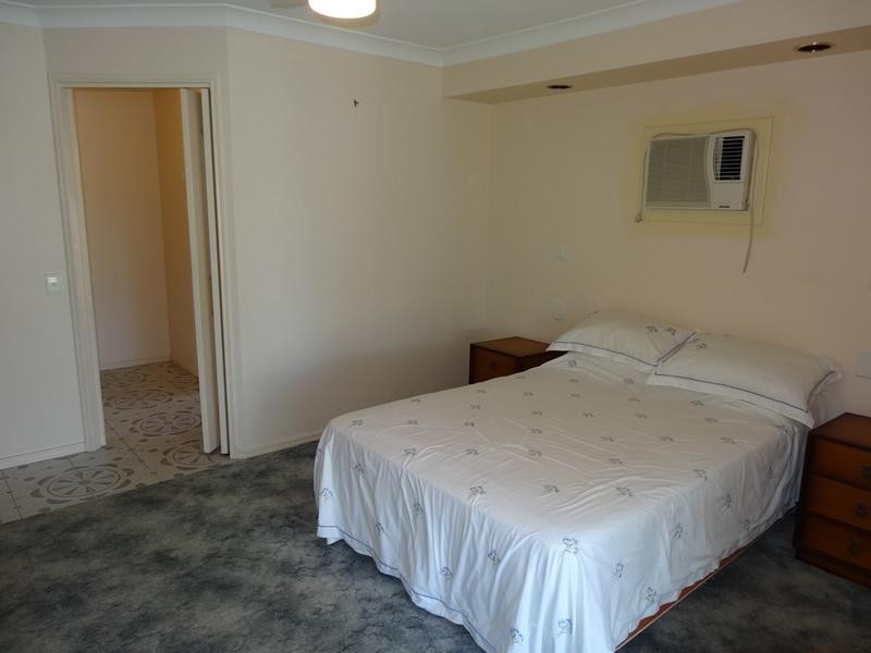 186 Morala  Avenue, Runaway Bay QLD 4216