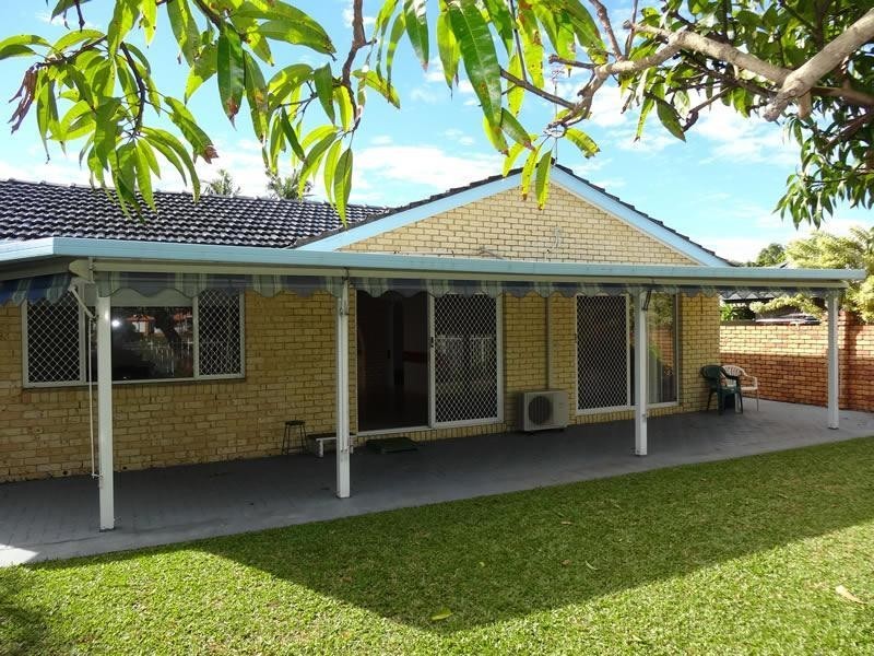 186 Morala  Avenue, Runaway Bay QLD 4216