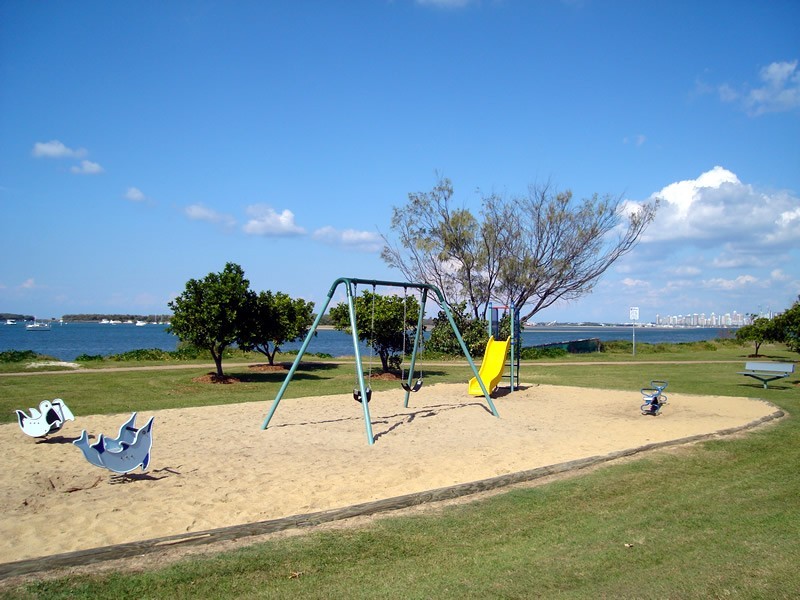 4/45 Back Street, Biggera Waters QLD 4216