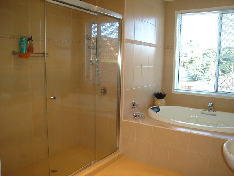 1/6 Joseph Street, Runaway Bay QLD 4216