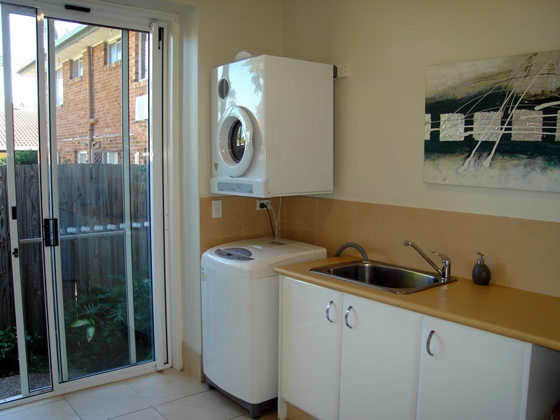 1/6 Joseph Street, Runaway Bay QLD 4216