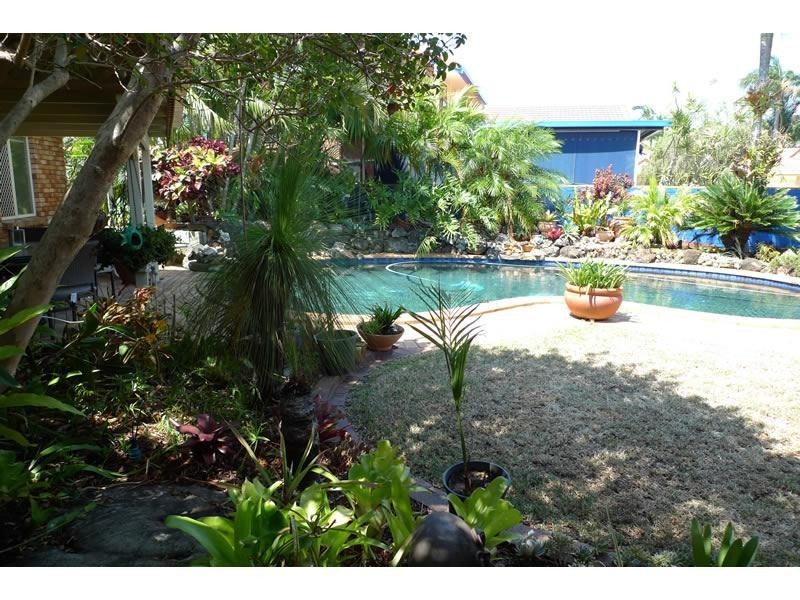 19 Erave Avenue, Runaway Bay QLD 4216