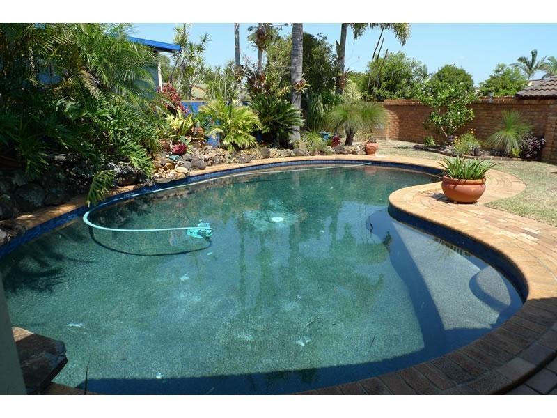 19 Erave Avenue, Runaway Bay QLD 4216