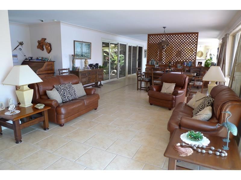 19 Erave Avenue, Runaway Bay QLD 4216