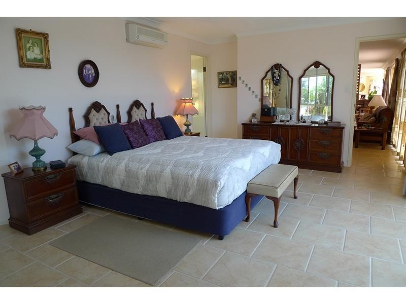 19 Erave Avenue, Runaway Bay QLD 4216