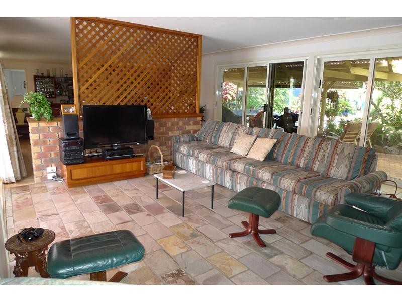 19 Erave Avenue, Runaway Bay QLD 4216