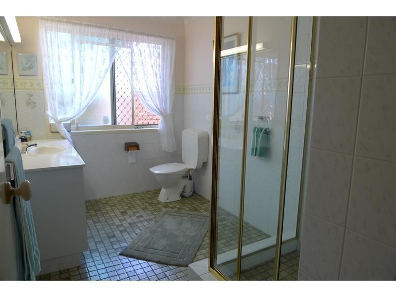 19 Erave Avenue, Runaway Bay QLD 4216