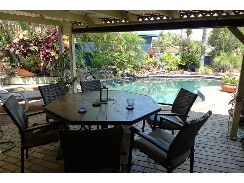 19 Erave Avenue, Runaway Bay QLD 4216