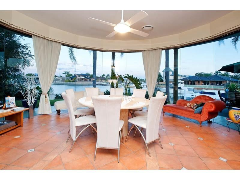 52 Walter Raleigh Crescent, Hollywell QLD 4216