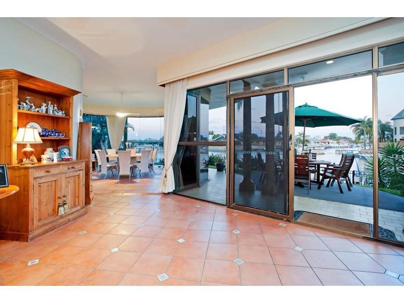 52 Walter Raleigh Crescent, Hollywell QLD 4216