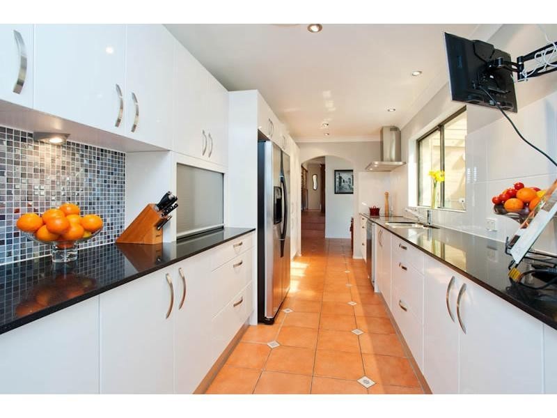 52 Walter Raleigh Crescent, Hollywell QLD 4216