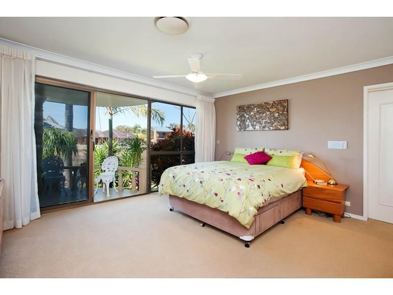 52 Walter Raleigh Crescent, Hollywell QLD 4216