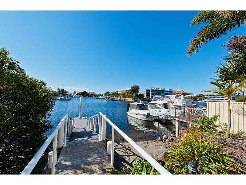 14/89 Bayview Street, Runaway Bay QLD 4216