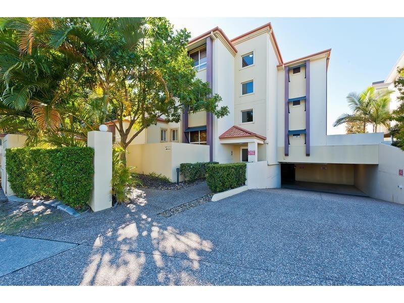 14/89 Bayview Street, Runaway Bay QLD 4216