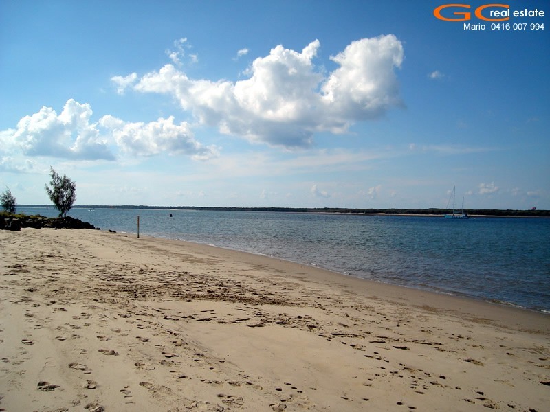 64 Morala Avenue, Runaway Bay QLD 4216