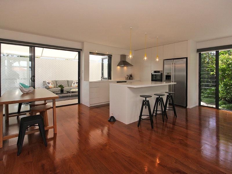 5 Ama Avenue, Runaway Bay QLD 4216