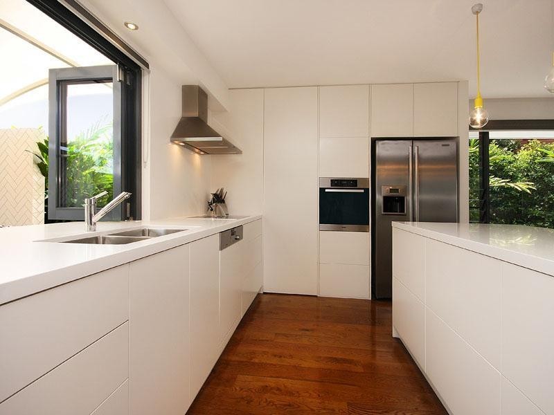 5 Ama Avenue, Runaway Bay QLD 4216