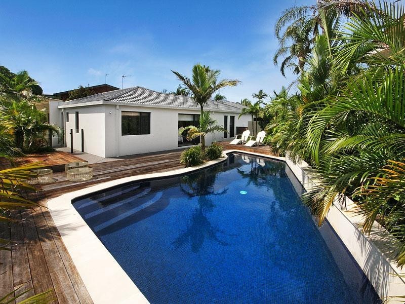 5 Ama Avenue, Runaway Bay QLD 4216