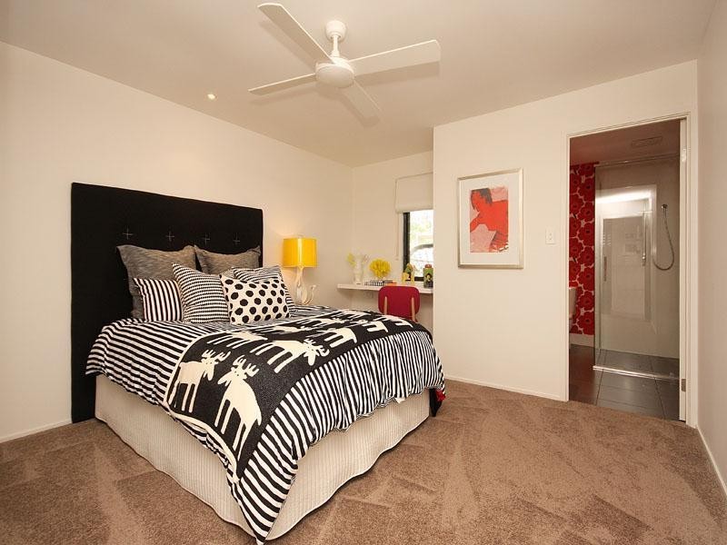 5 Ama Avenue, Runaway Bay QLD 4216