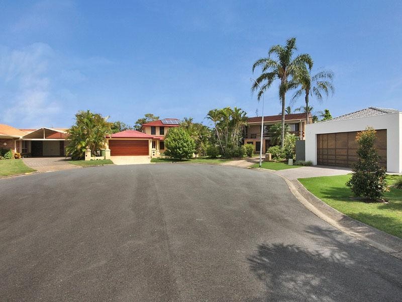 5 Ama Avenue, Runaway Bay QLD 4216