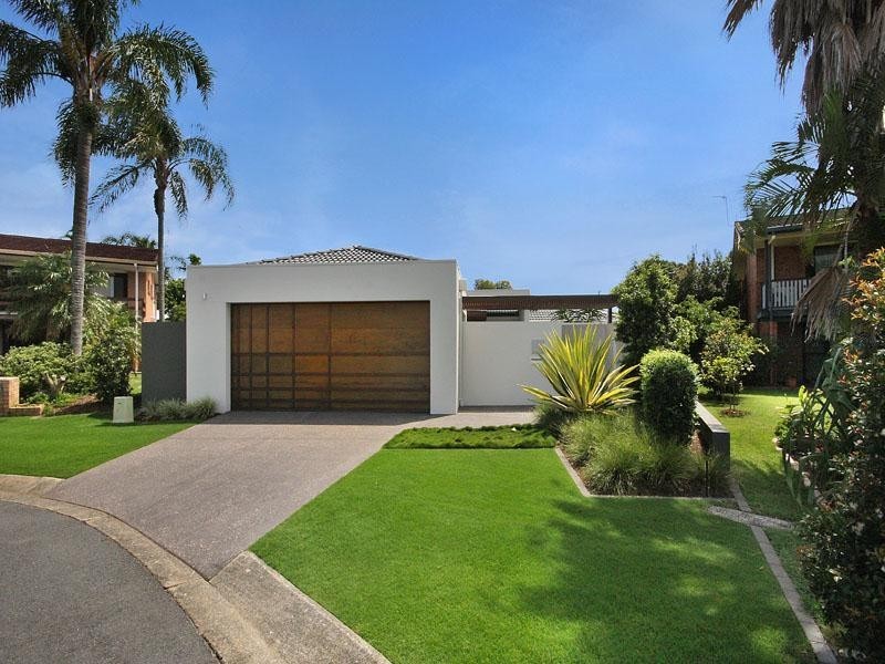 5 Ama Avenue, Runaway Bay QLD 4216