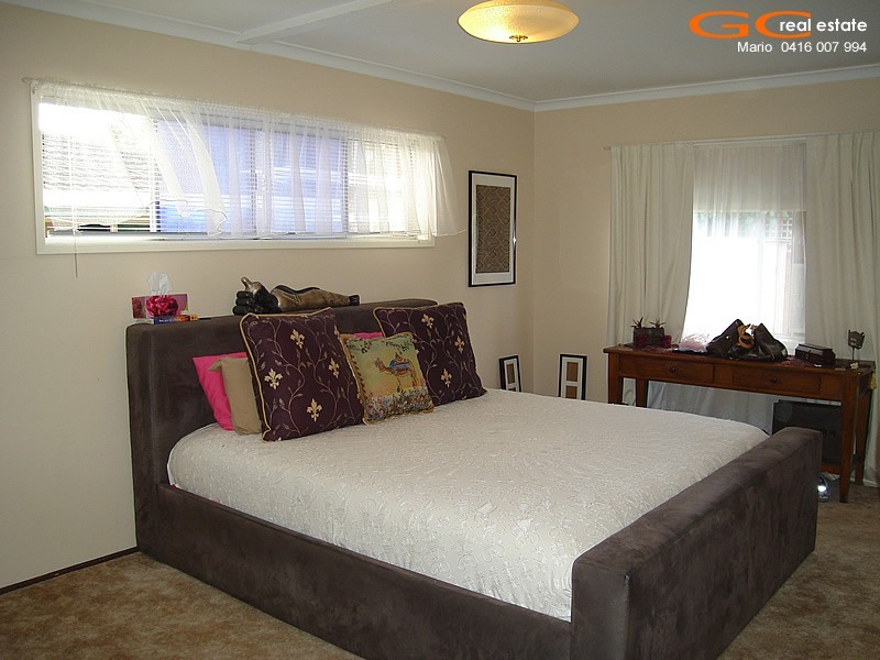 19 Ray Street, Runaway Bay QLD 4216