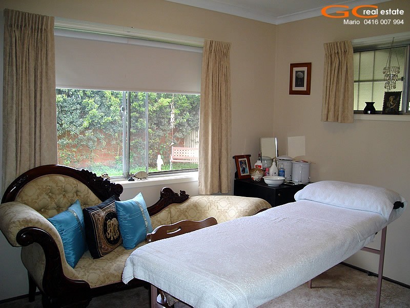 19 Ray Street, Runaway Bay QLD 4216