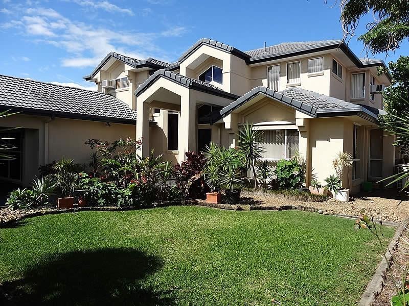 28 Christa Way, Benowa Waters QLD 4217