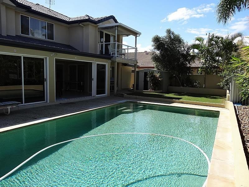 28 Christa Way, Benowa Waters QLD 4217