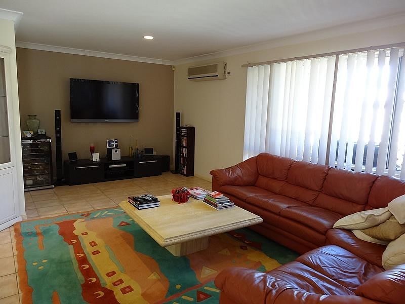 28 Christa Way, Benowa Waters QLD 4217