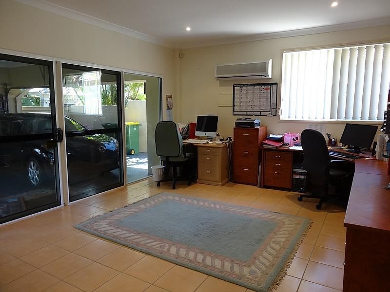 28 Christa Way, Benowa Waters QLD 4217